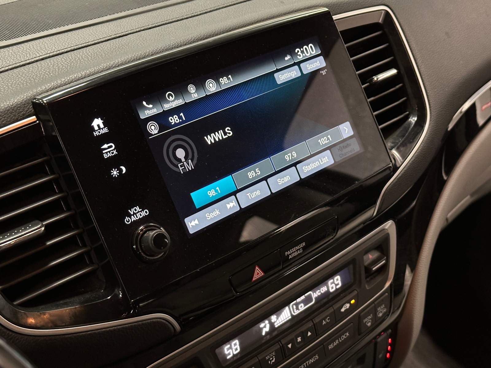 Thumbnail: 2019 Honda Pilot - 3