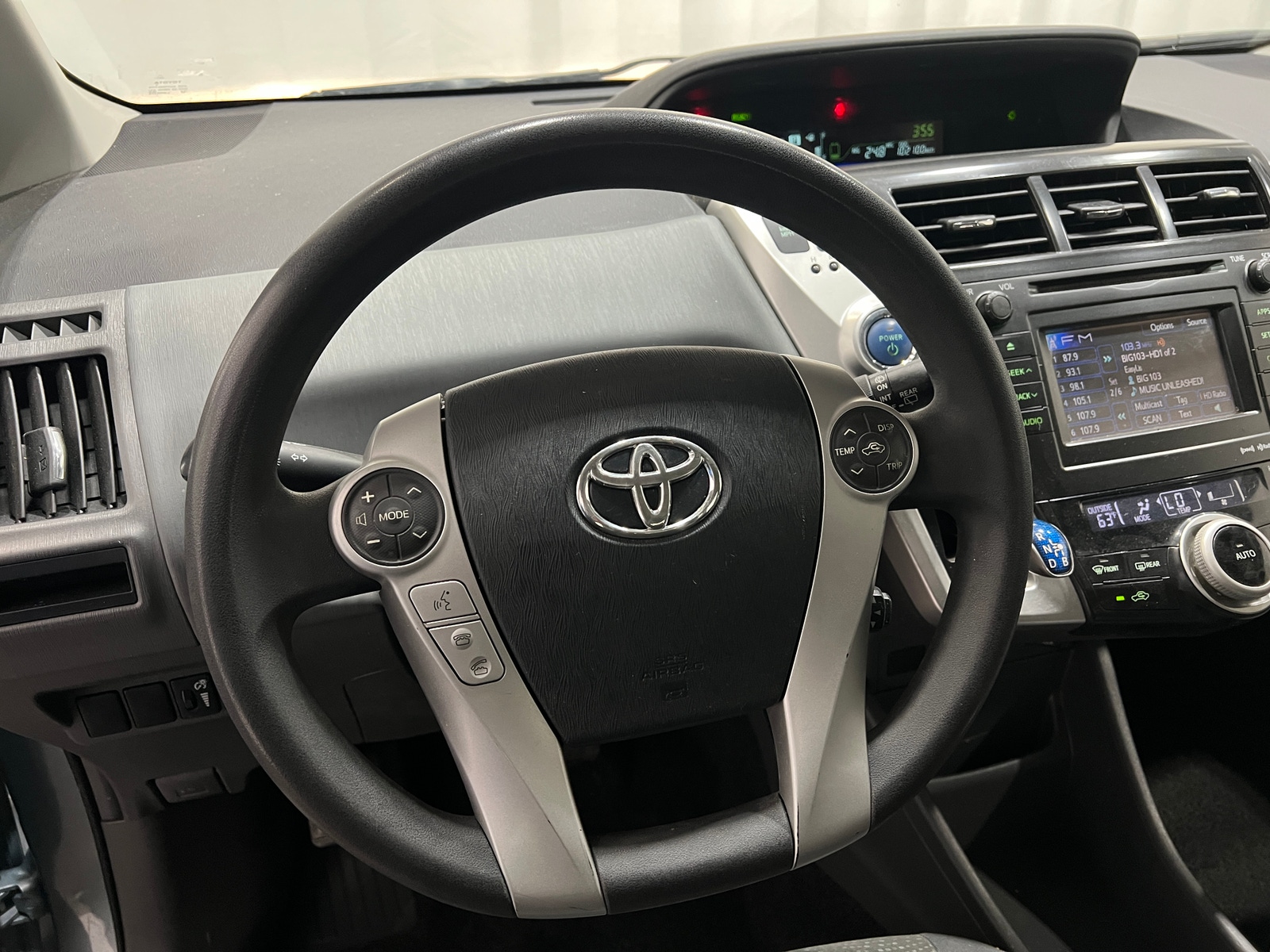 Thumbnail: 2014 Toyota Prius v - 5