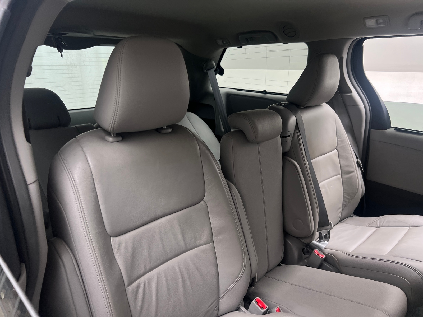 Thumbnail: 2015 Toyota Sienna - 5