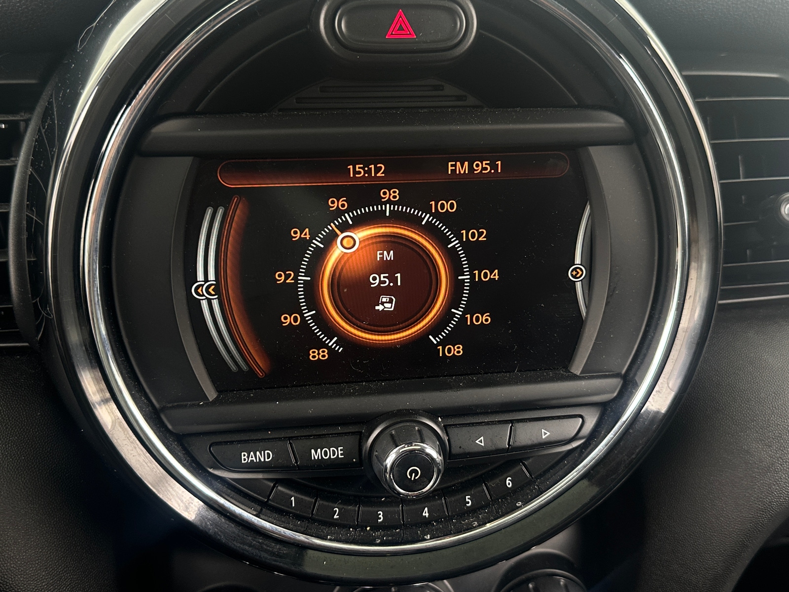 Thumbnail: 2015 MINI Cooper Hardtop - 3