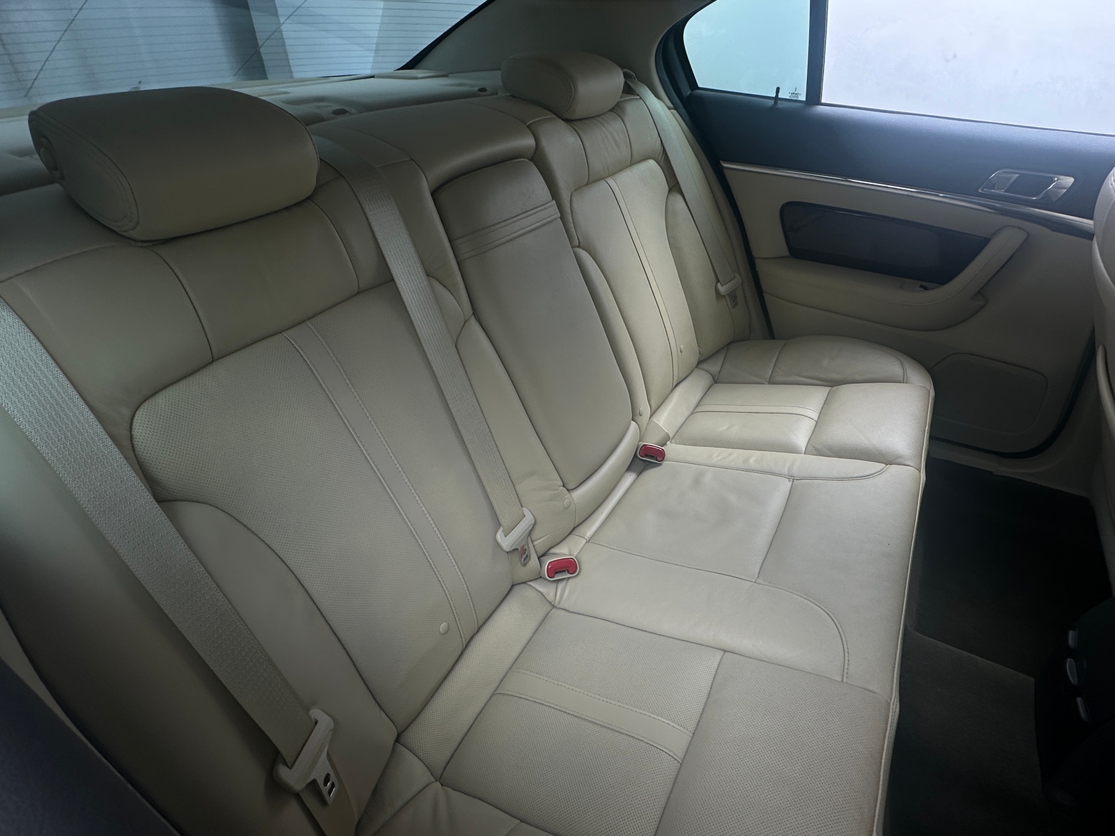 Thumbnail: 2015 Lincoln MKS - 5
