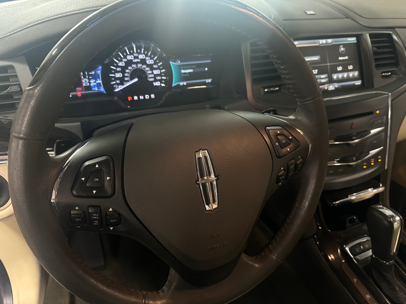 Thumbnail: 2015 Lincoln MKS - 4
