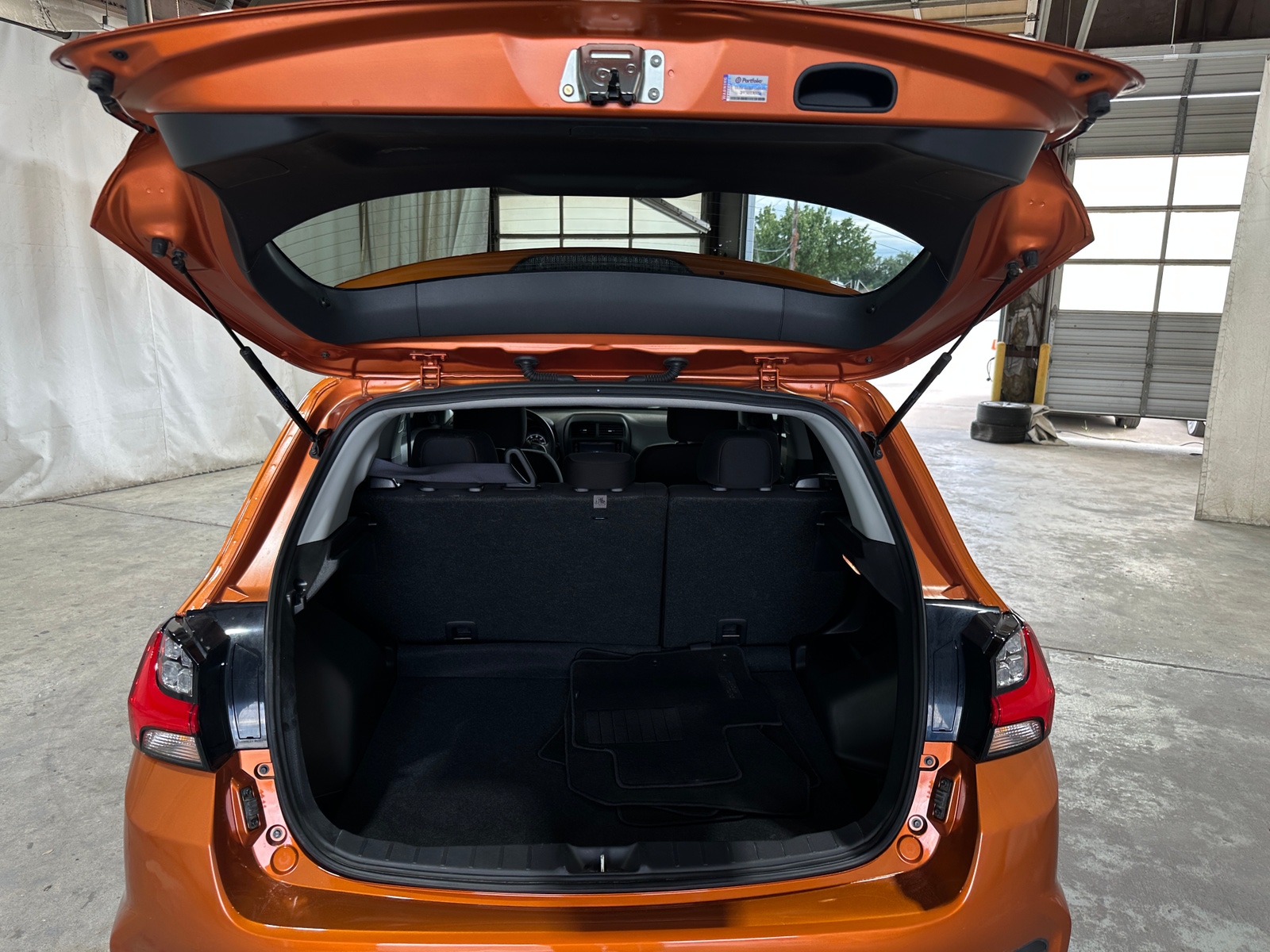 Thumbnail: 2024 Mitsubishi Outlander Sport - 7