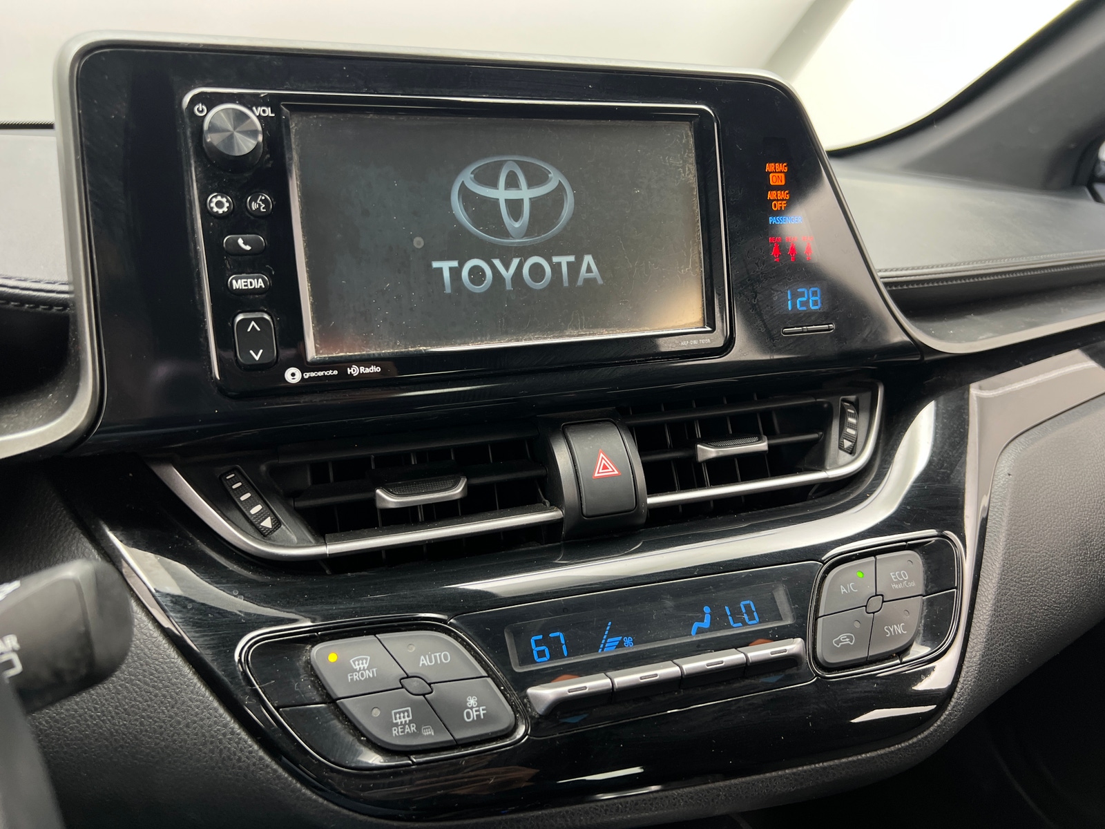 Thumbnail: 2018 Toyota C-HR - 4