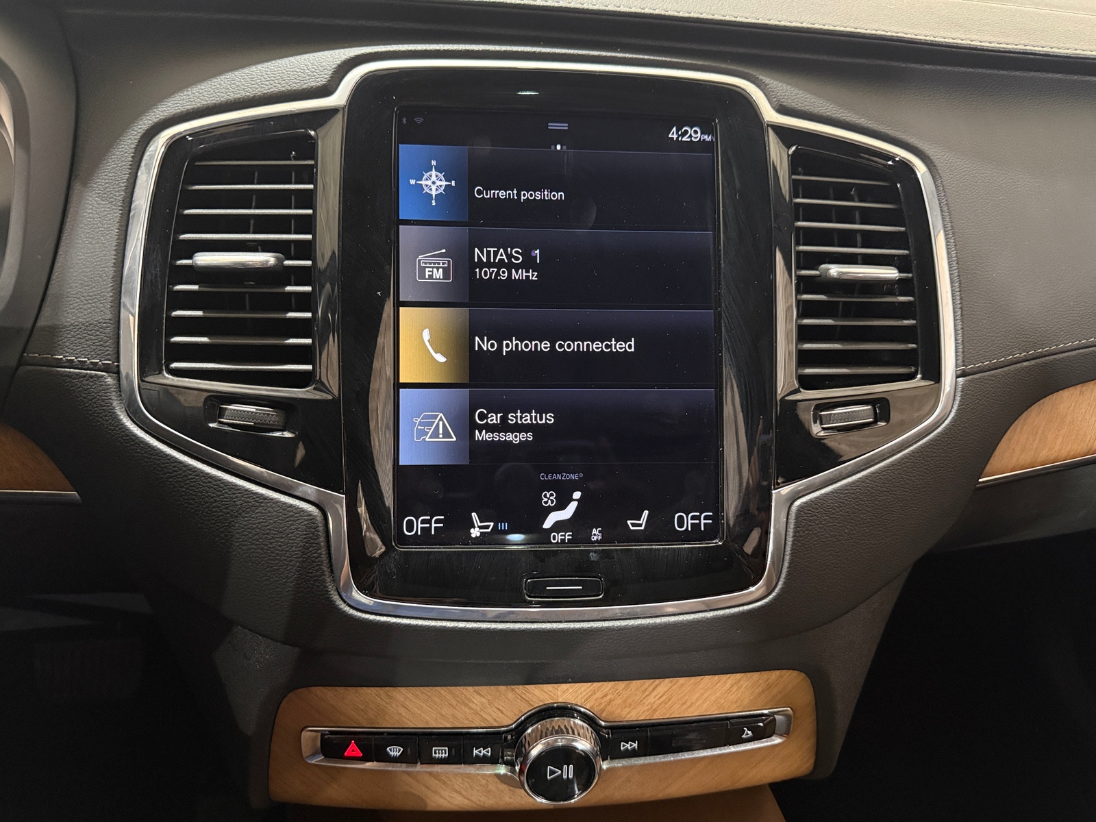 Thumbnail: 2020 Volvo XC90 - 3
