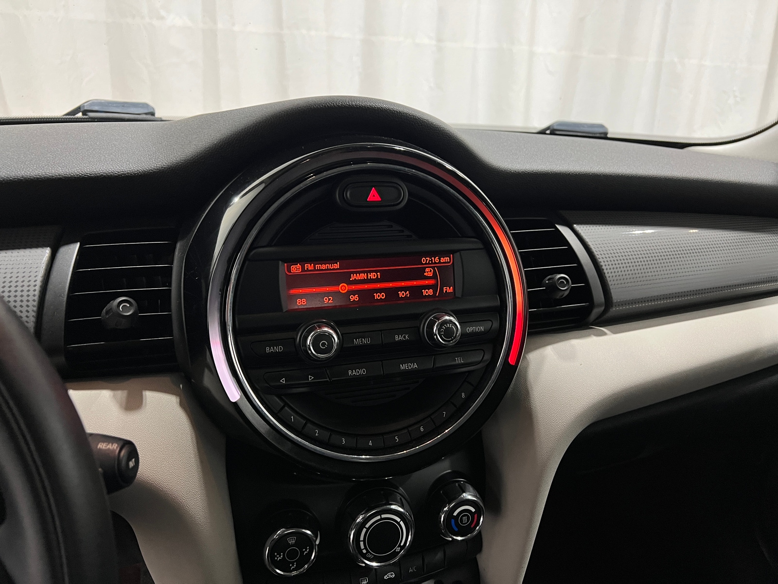 Thumbnail: 2014 MINI Cooper Hardtop - 3