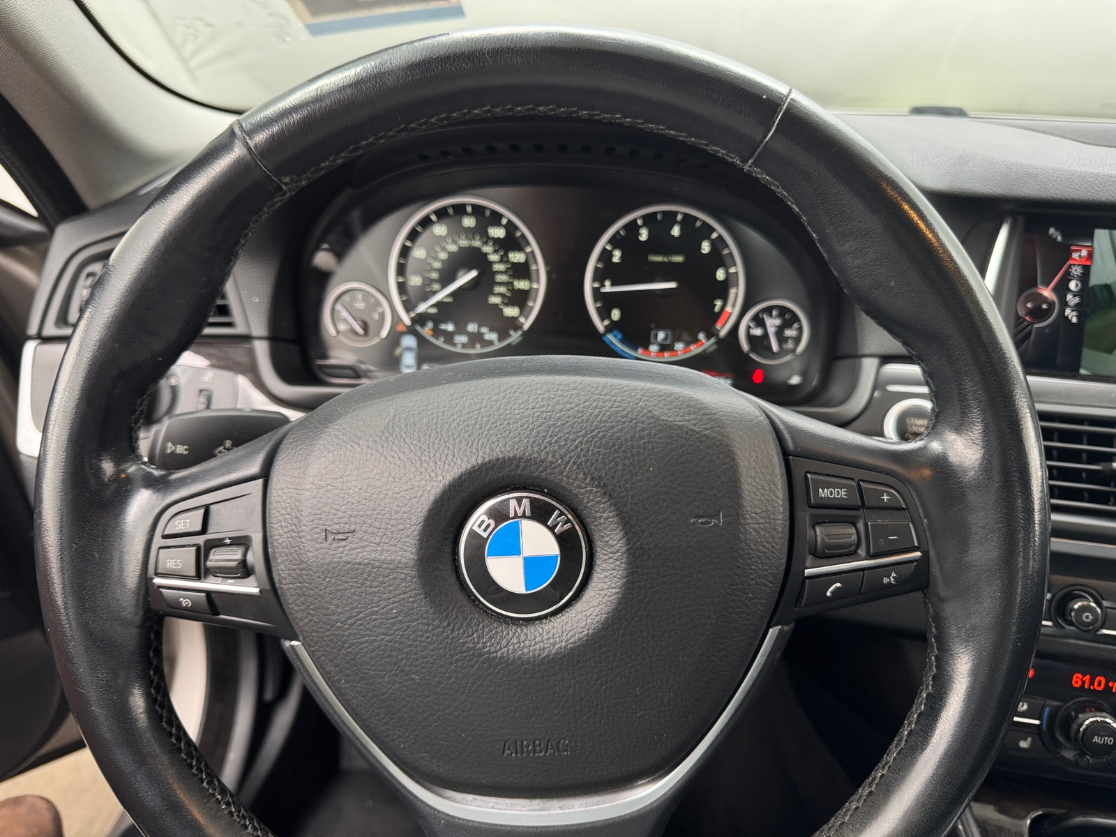 Thumbnail: 2015 BMW 5 Series - 4