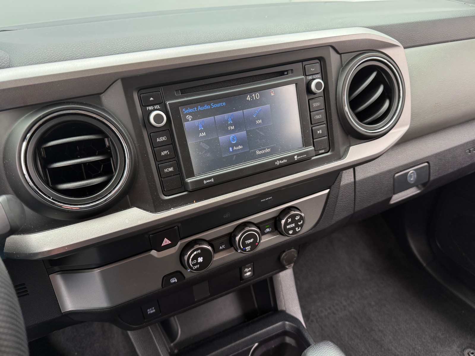 Thumbnail: 2019 Toyota Tacoma - 4