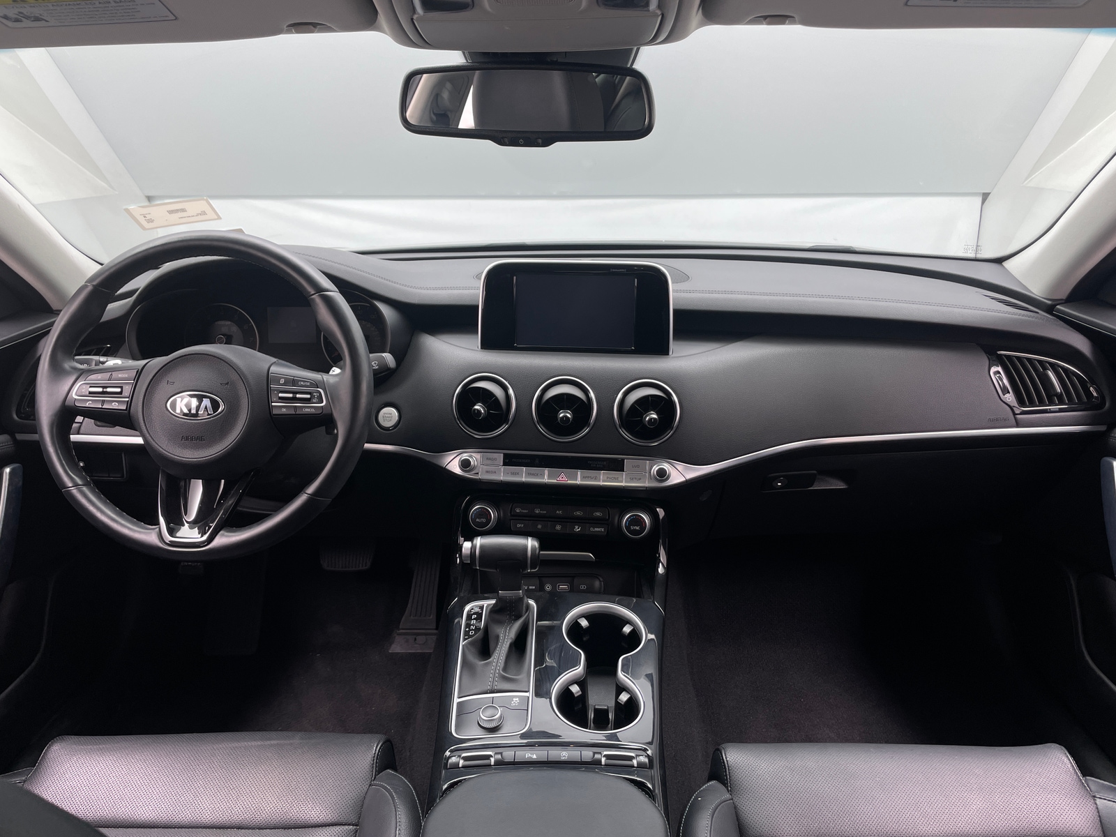 Thumbnail: 2018 Kia Stinger - 2