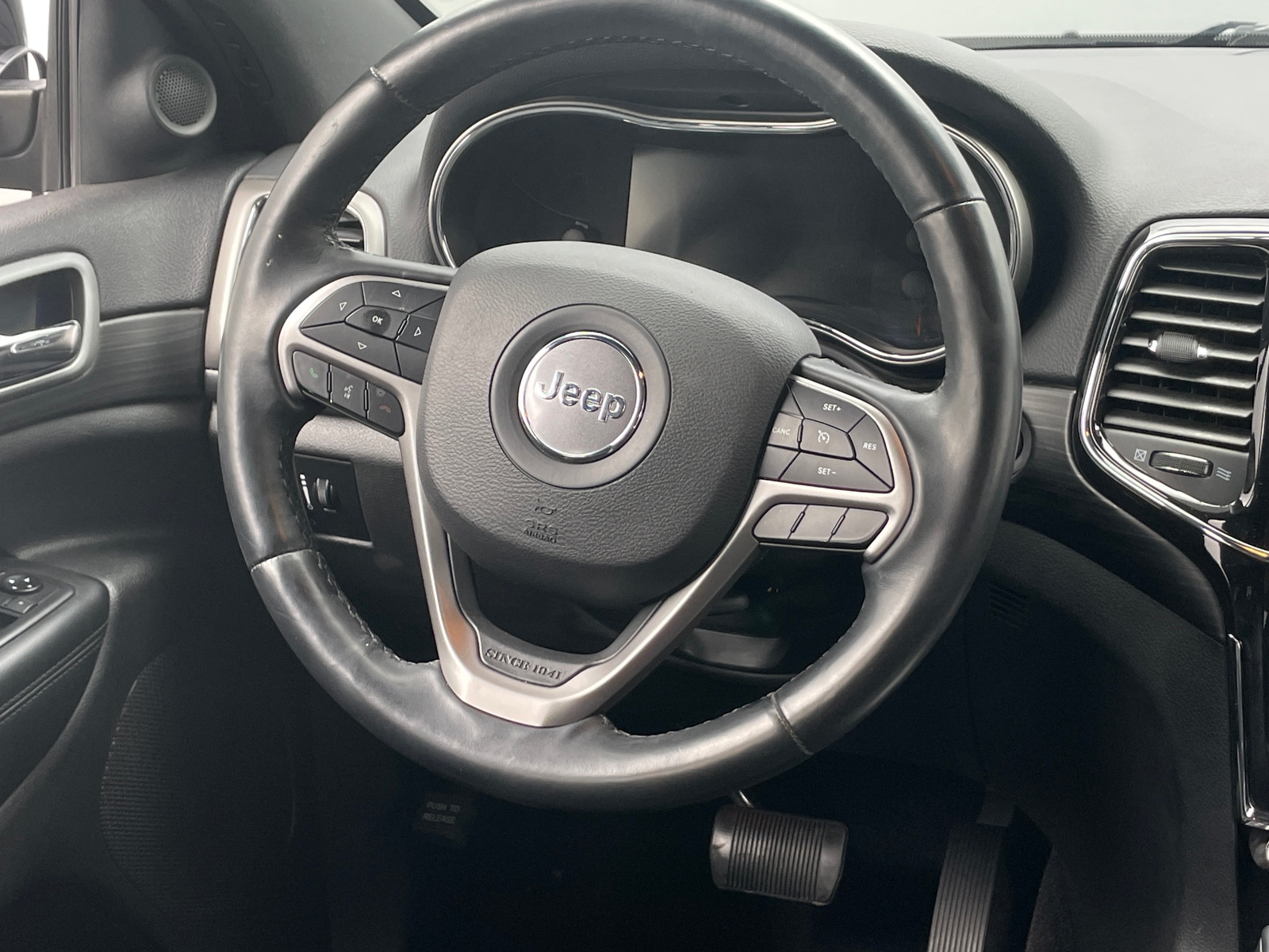 Thumbnail: 2019 Jeep Grand Cherokee - 5