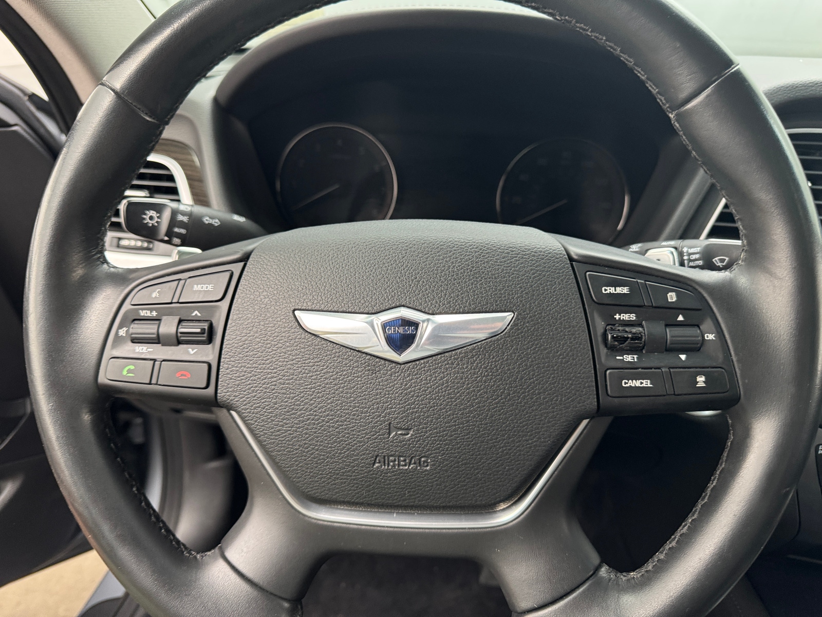 Thumbnail: 2015 Hyundai Genesis - 4