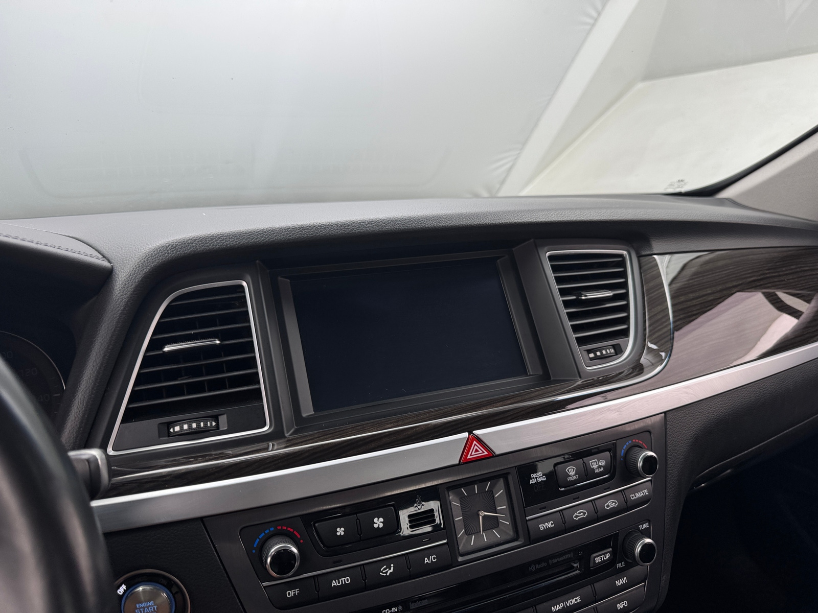 Thumbnail: 2015 Hyundai Genesis - 3