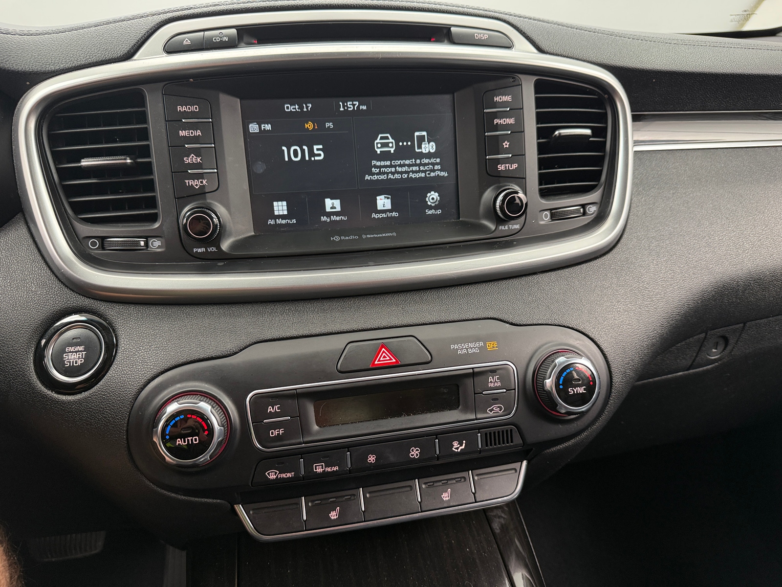 Thumbnail: 2019 Kia Sorento - 3
