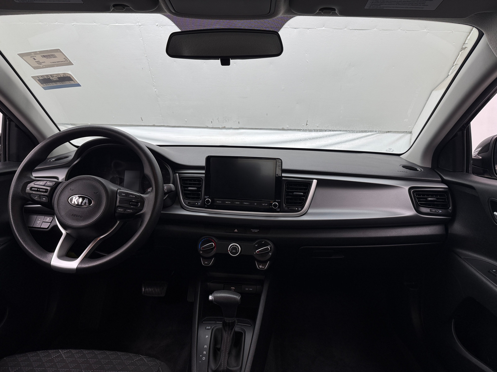 Thumbnail: 2021 Kia Rio - 3