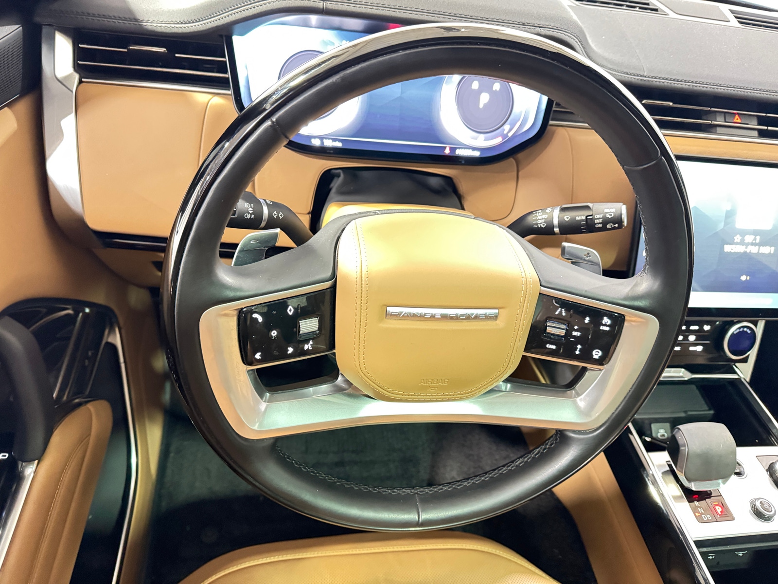 Thumbnail: 2023 Land Rover Range Rover - 4