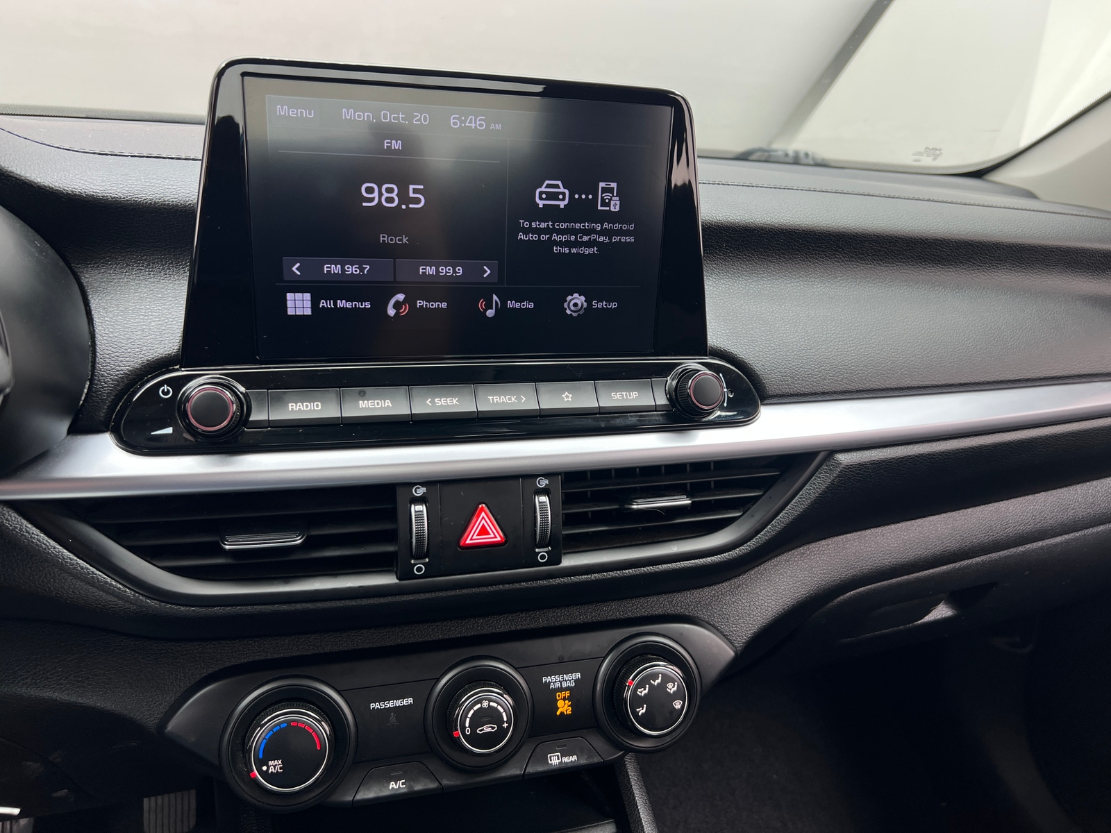 Thumbnail: 2023 Kia Forte - 4
