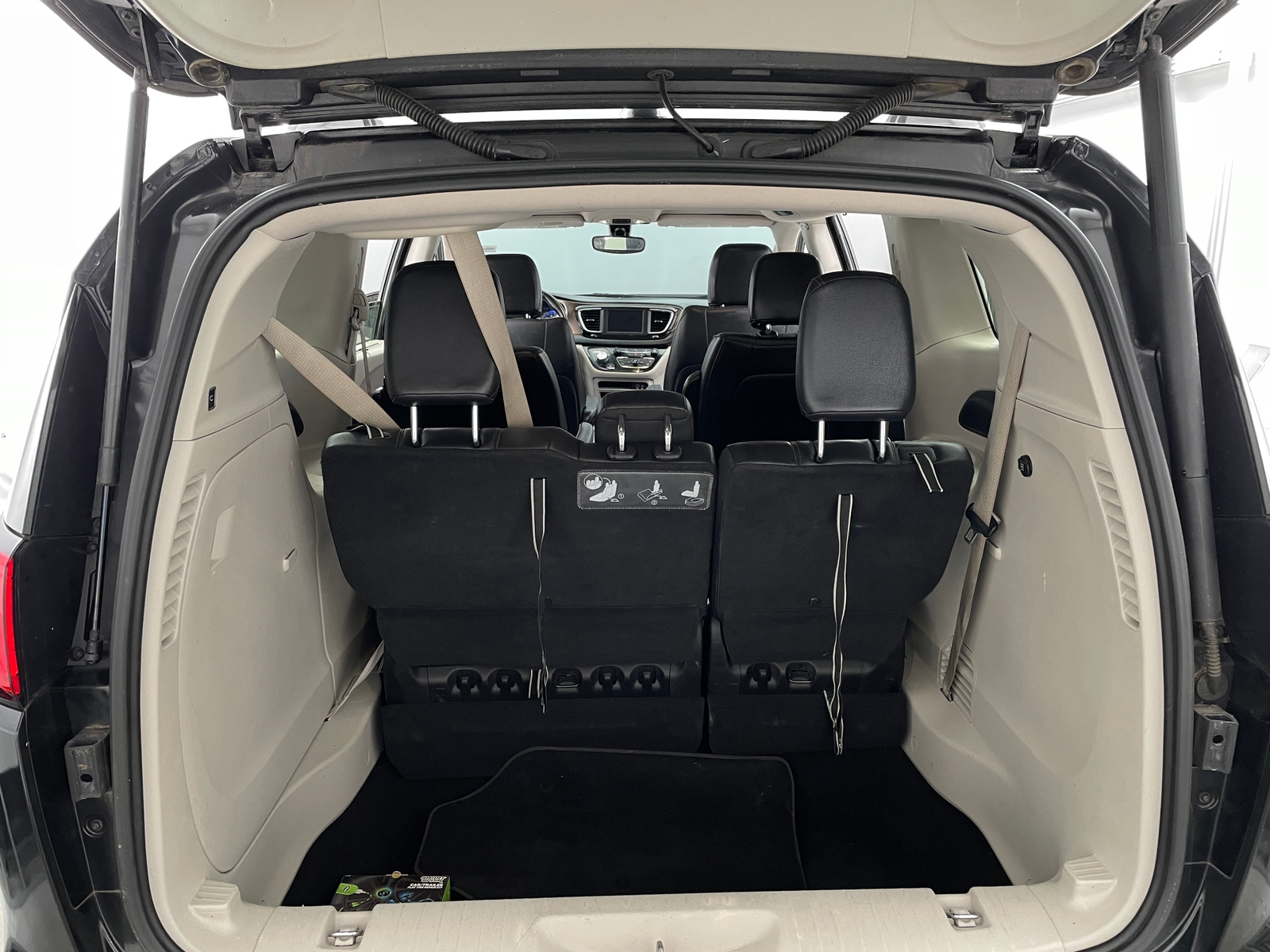 Thumbnail: 2019 Chrysler Pacifica - 6