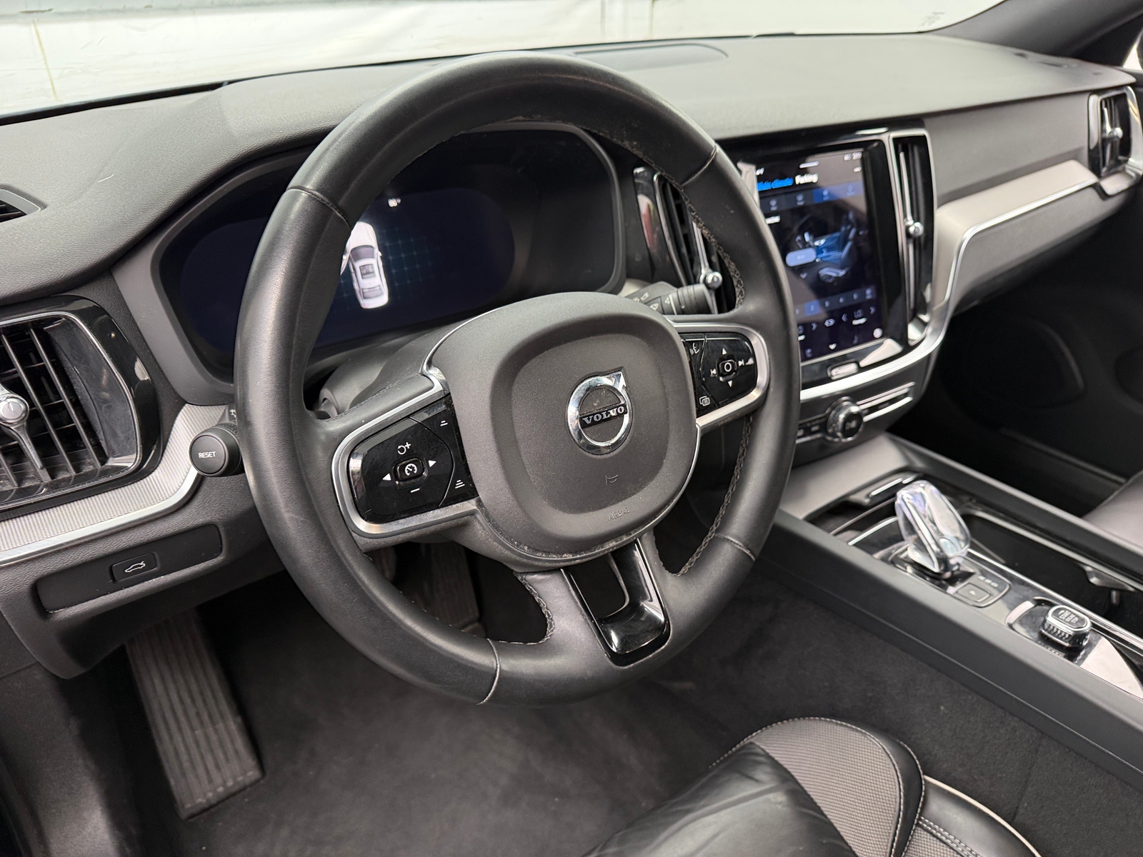 Thumbnail: 2024 Volvo S60 - 5