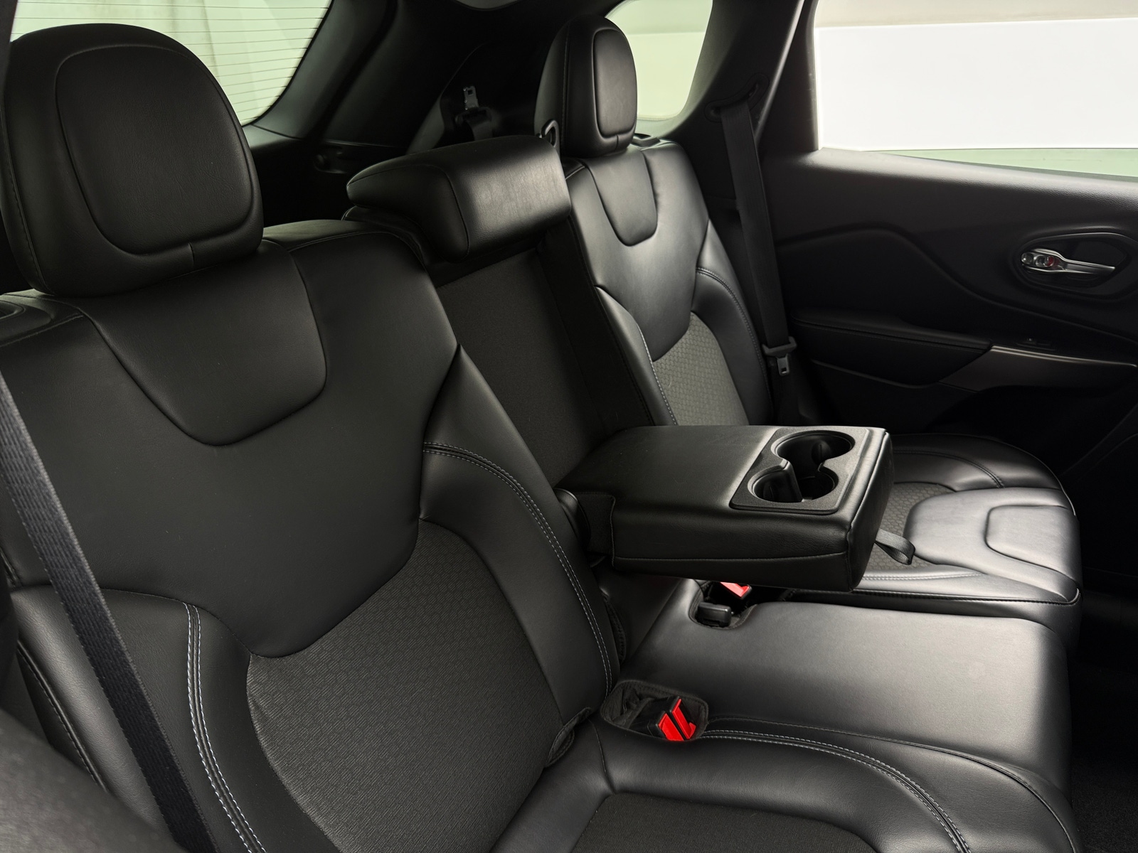 Thumbnail: 2021 Jeep Cherokee - 6