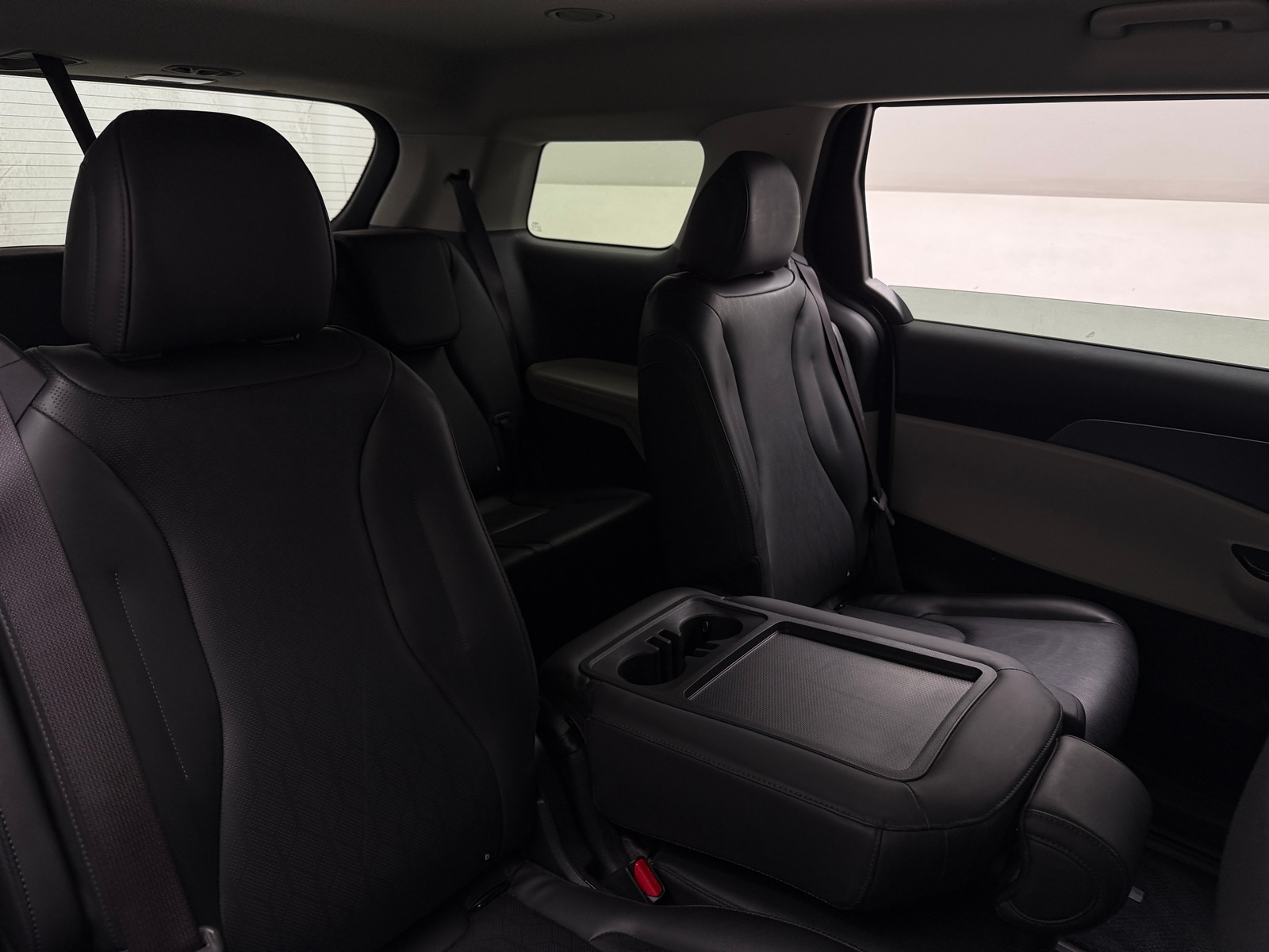 Thumbnail: 2022 Kia Carnival - 5