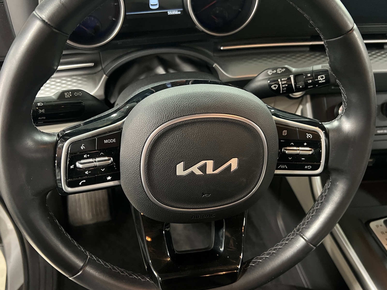 Thumbnail: 2022 Kia Carnival - 4