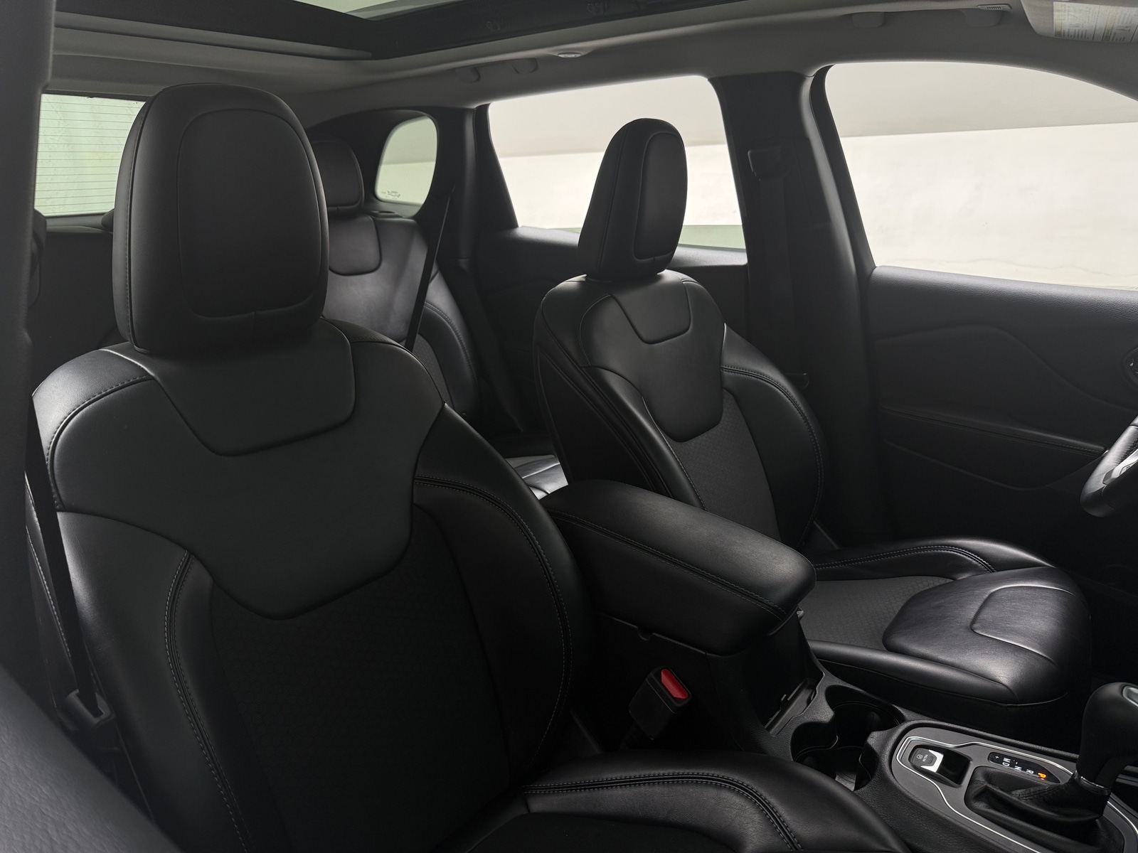 Thumbnail: 2019 Jeep Cherokee - 2