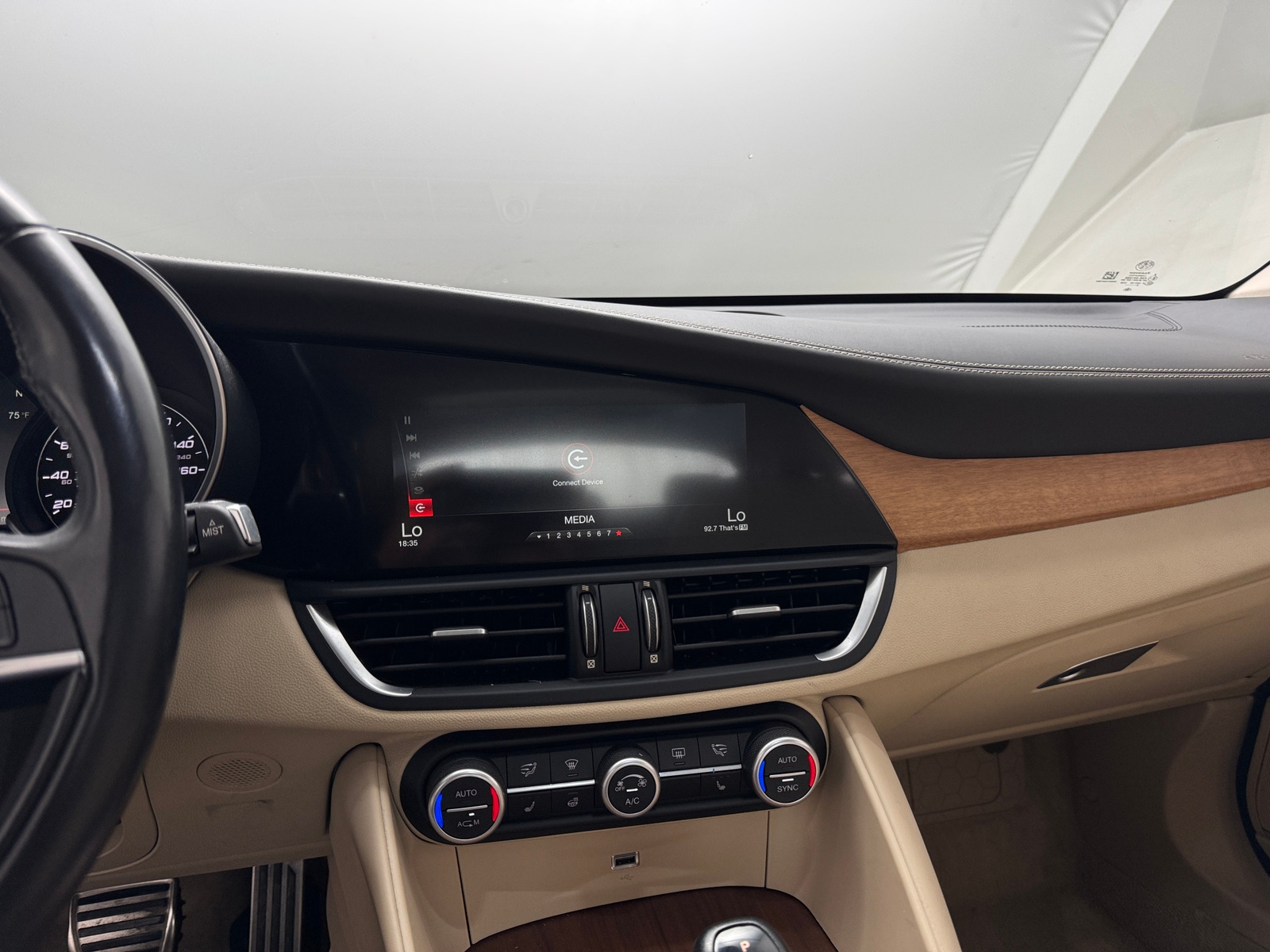 Thumbnail: 2018 Alfa Romeo Giulia - 3