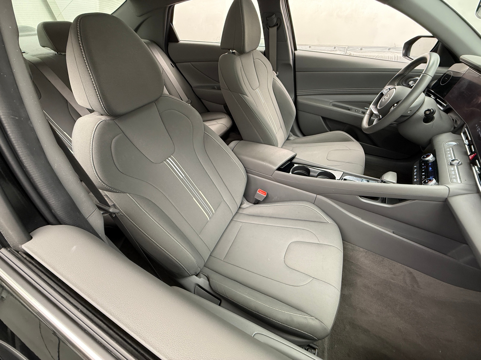 Thumbnail: 2025 Hyundai Elantra - 2