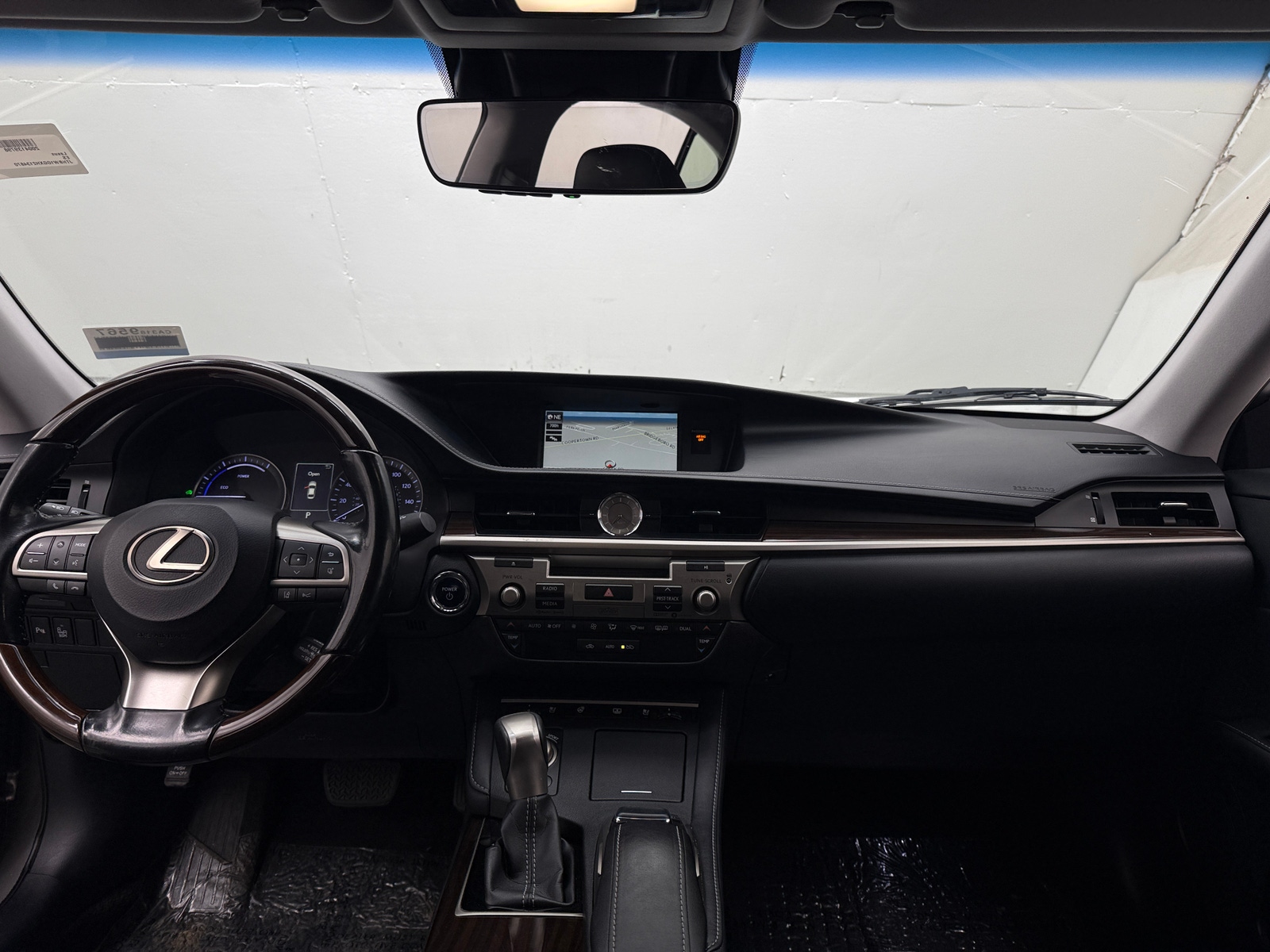 Thumbnail: 2017 Lexus ES - 2