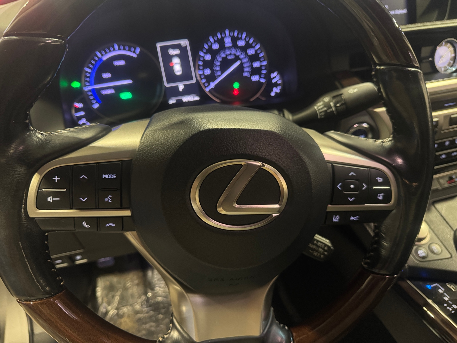 Thumbnail: 2017 Lexus ES - 4