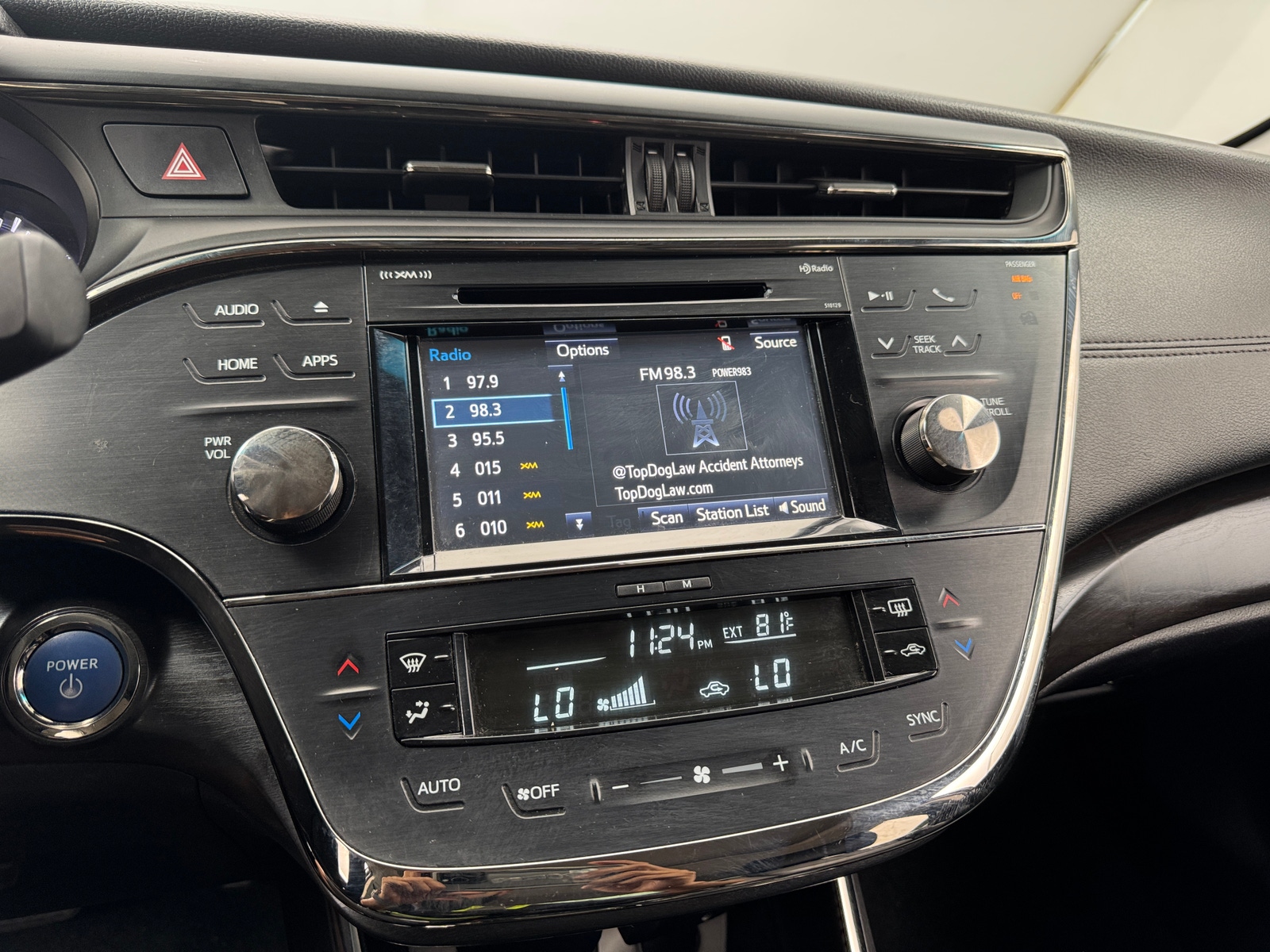 Thumbnail: 2017 Toyota Avalon - 3