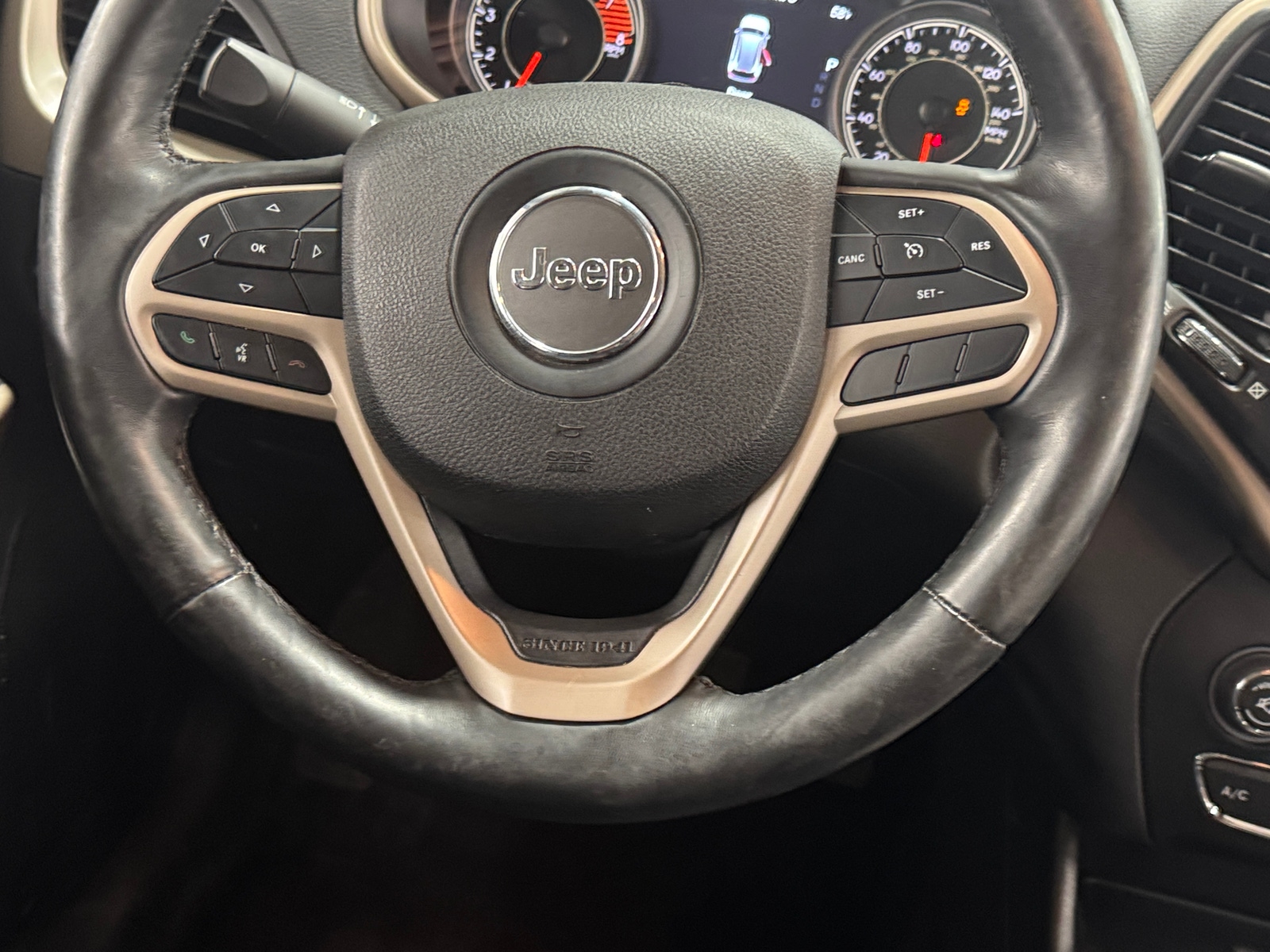 Thumbnail: 2018 Jeep Cherokee - 4