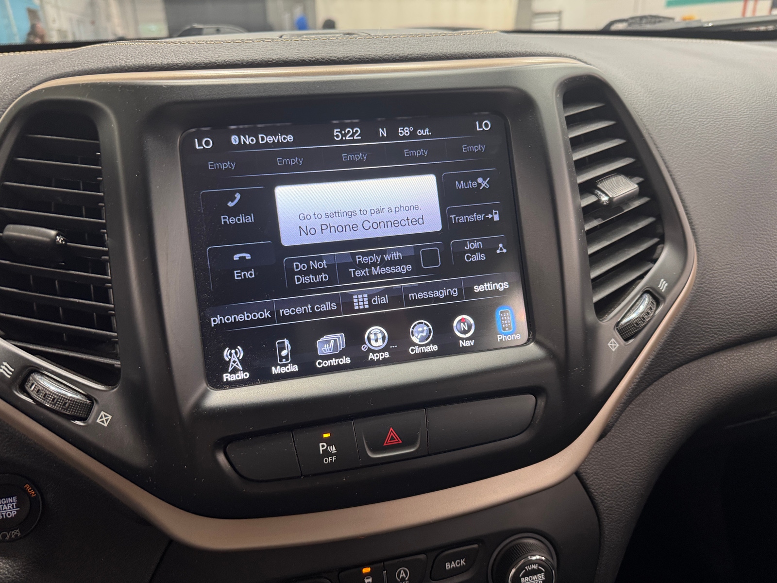 Thumbnail: 2018 Jeep Cherokee - 3