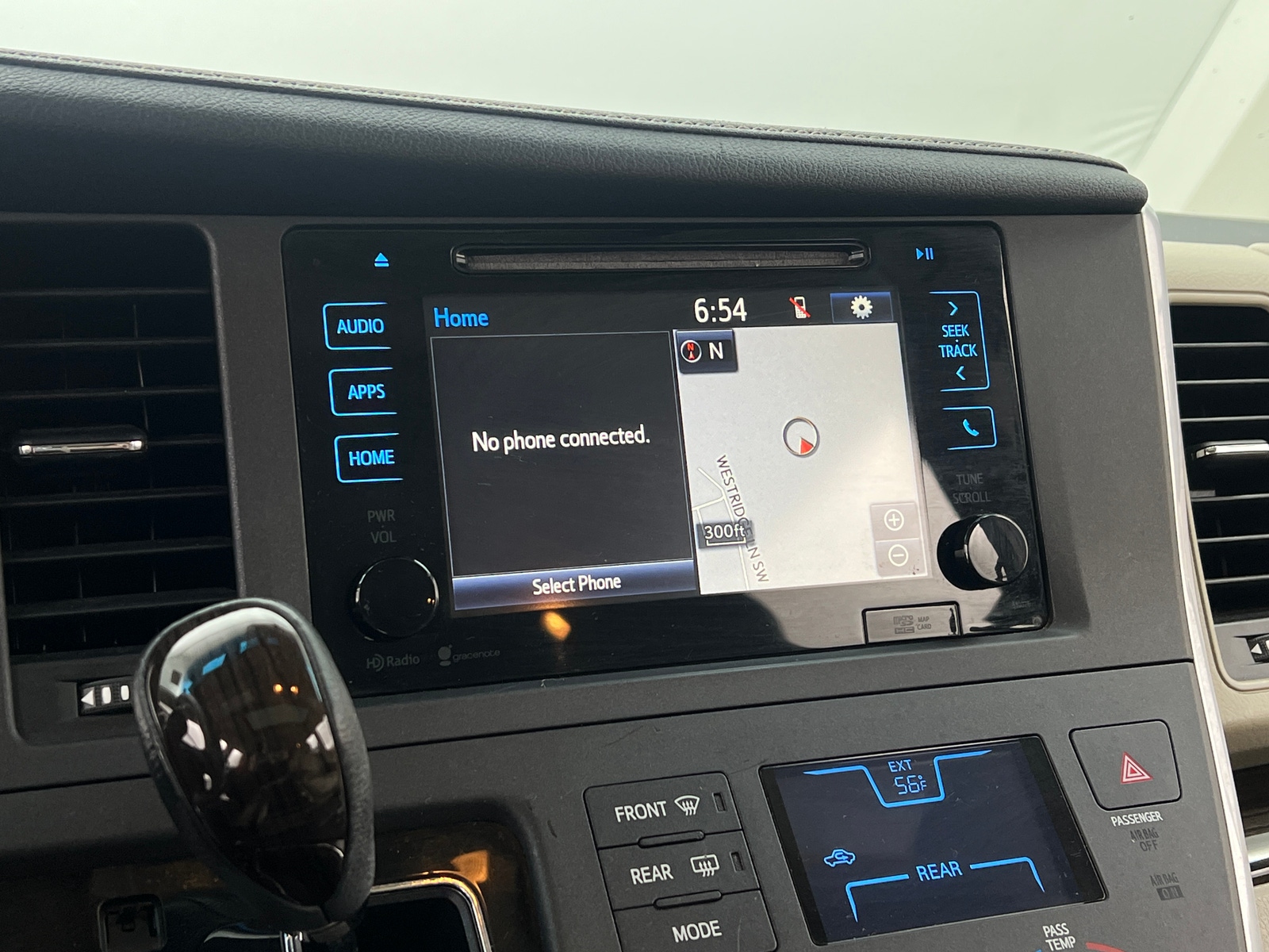 Thumbnail: 2015 Toyota Sienna - 3