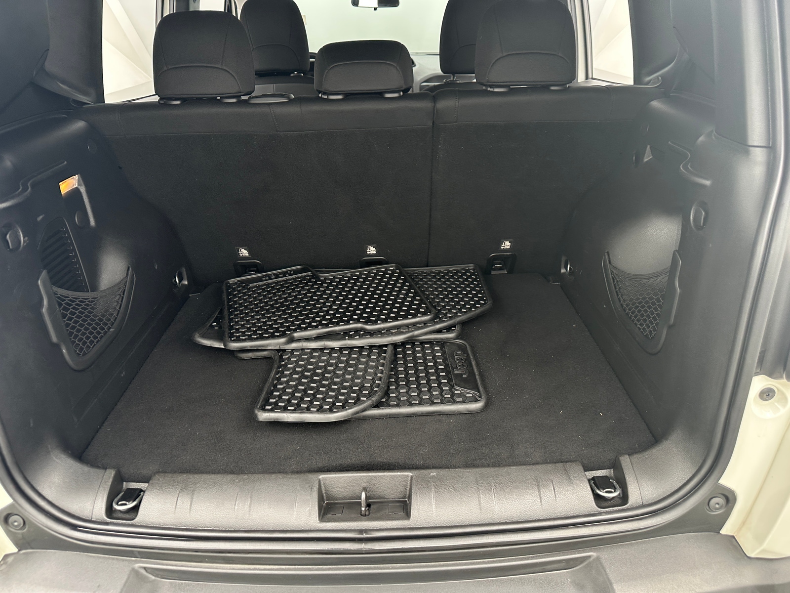Thumbnail: 2019 Jeep Renegade - 7