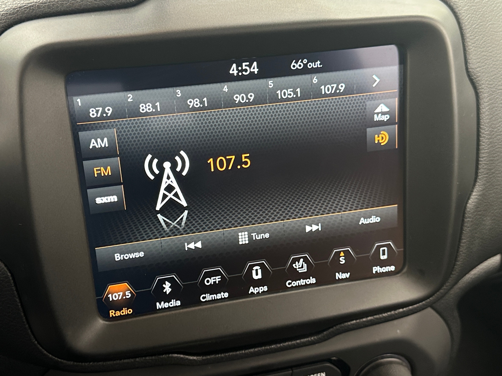 Thumbnail: 2019 Jeep Renegade - 4