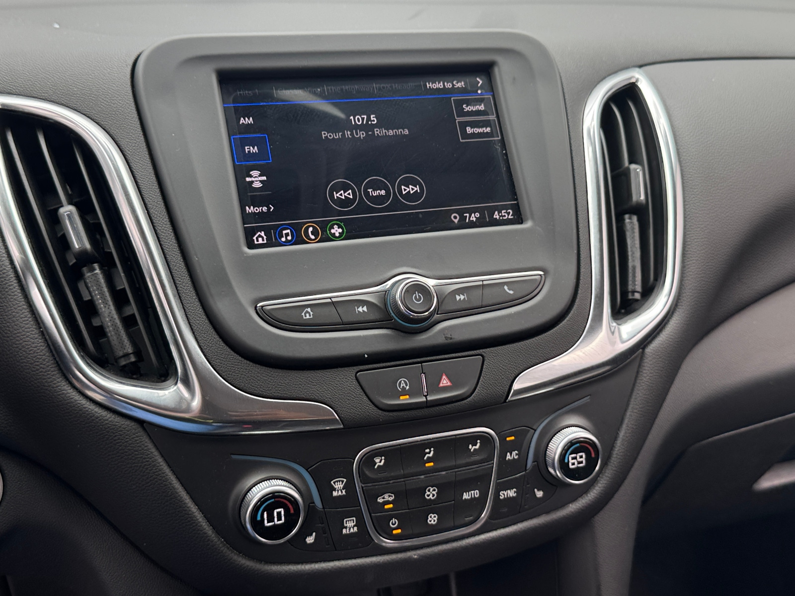 Thumbnail: 2024 Chevrolet Equinox - 4