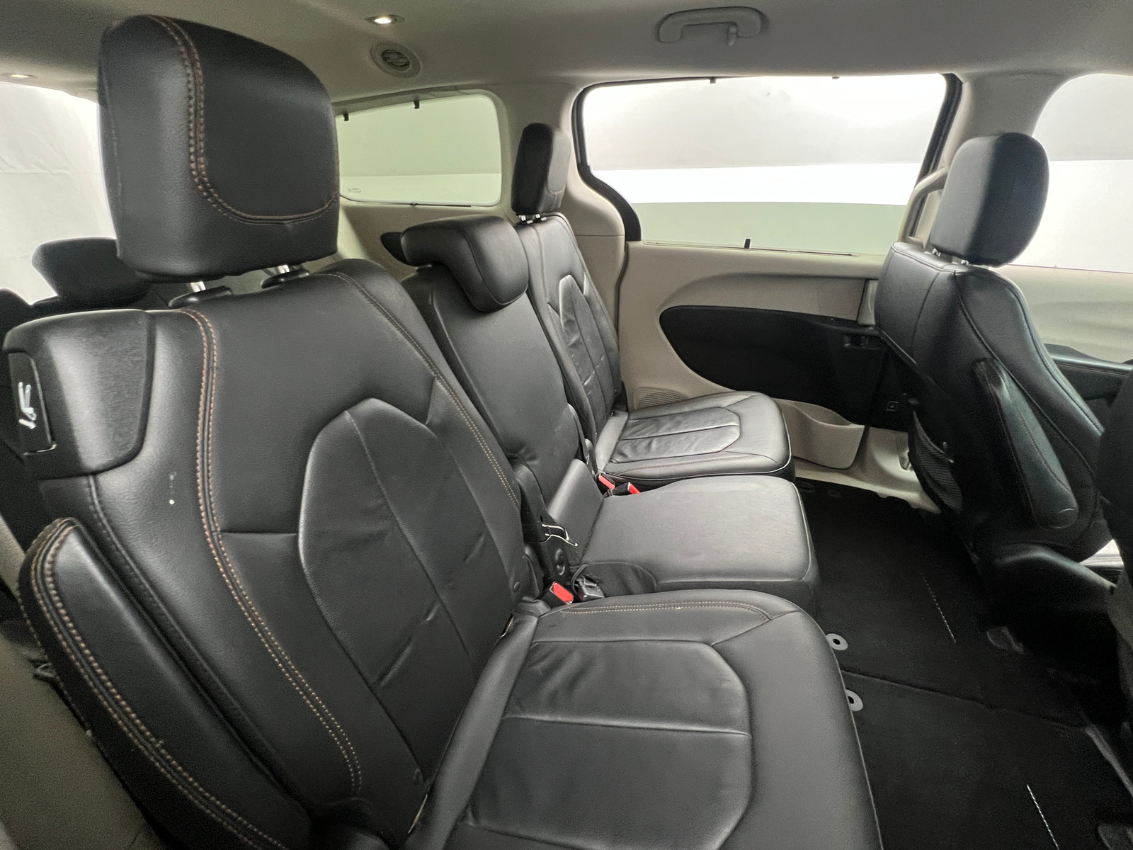 Thumbnail: 2017 Chrysler Pacifica - 5