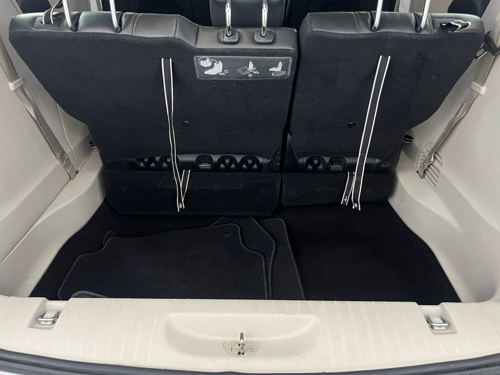 Thumbnail: 2017 Chrysler Pacifica - 6