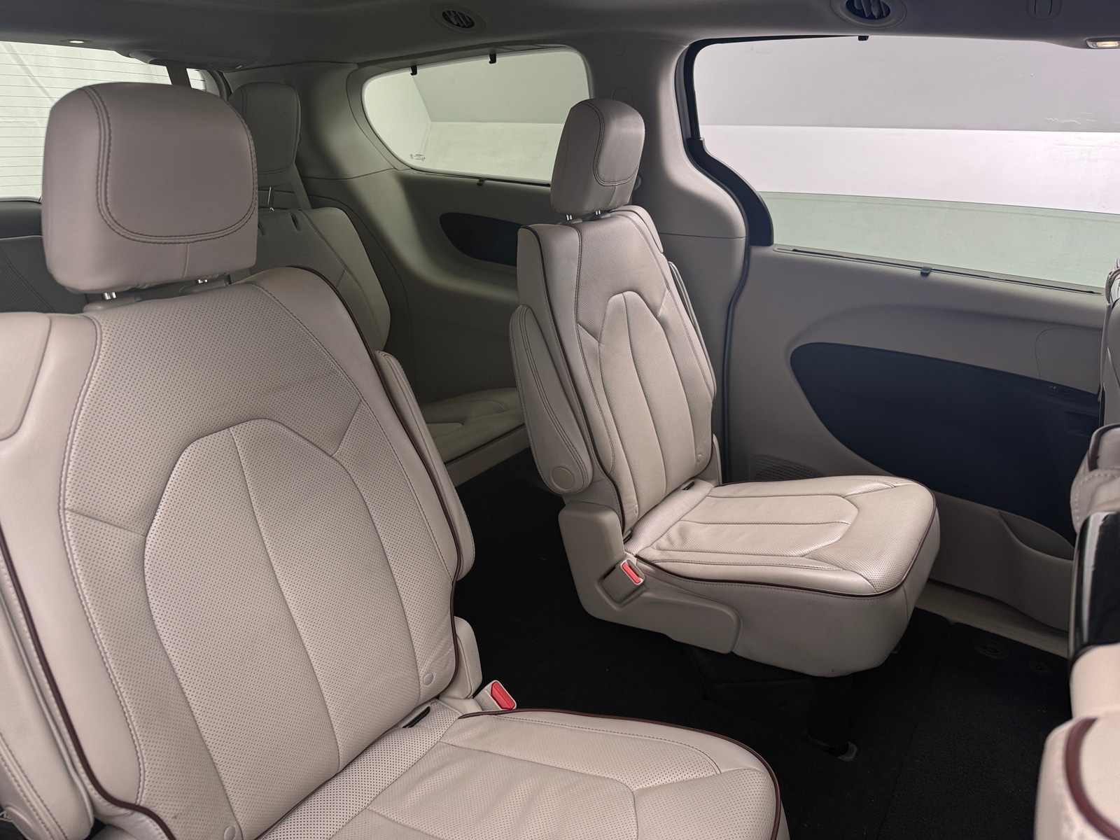 Thumbnail: 2017 Chrysler Pacifica - 5