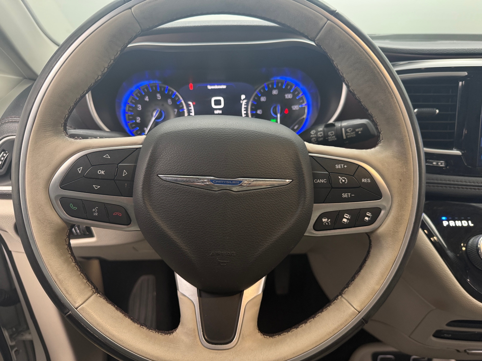 Thumbnail: 2017 Chrysler Pacifica - 4