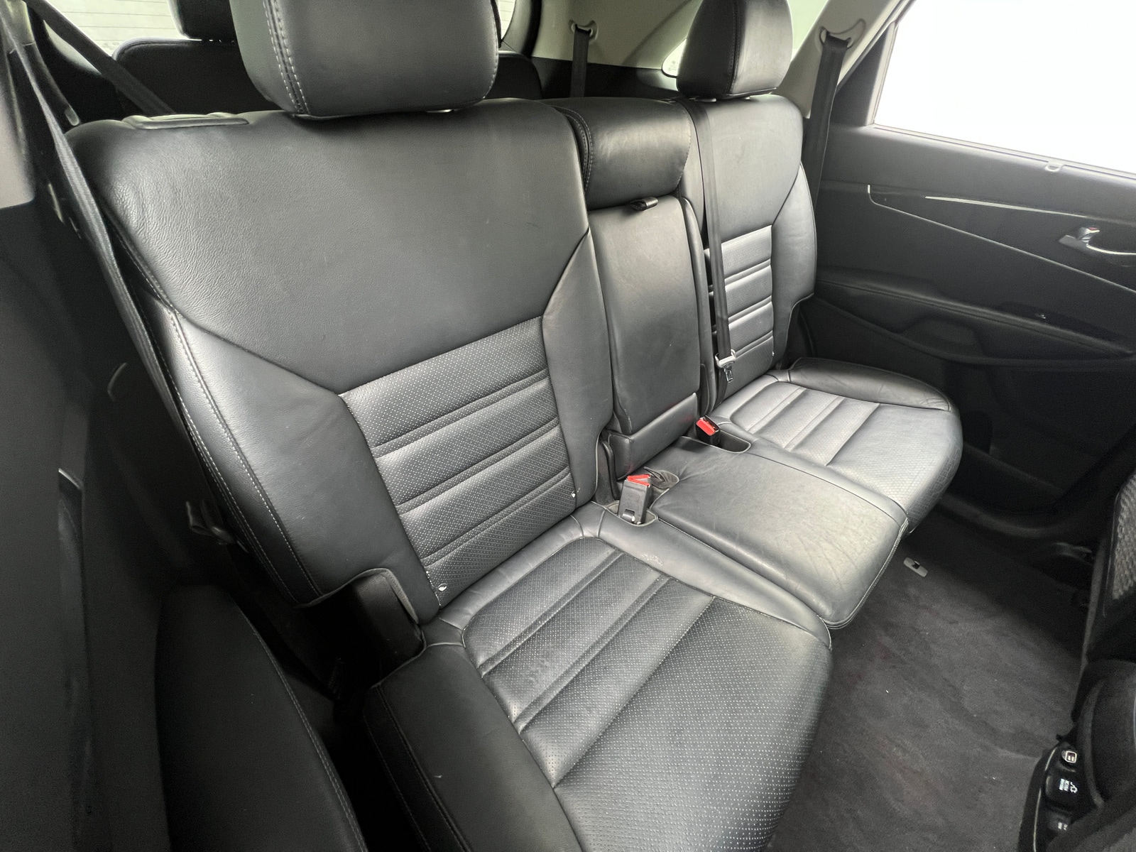 Thumbnail: 2017 Kia Sorento - 5
