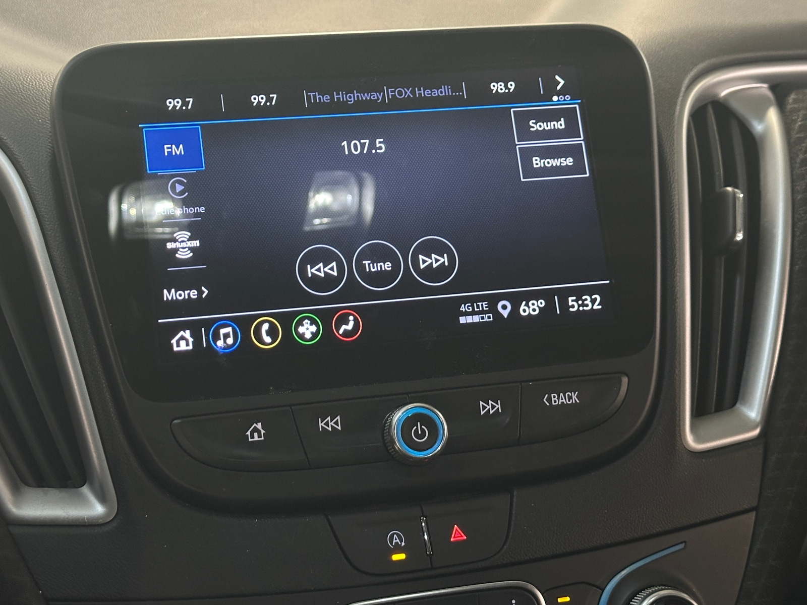 Thumbnail: 2024 Chevrolet Malibu - 4