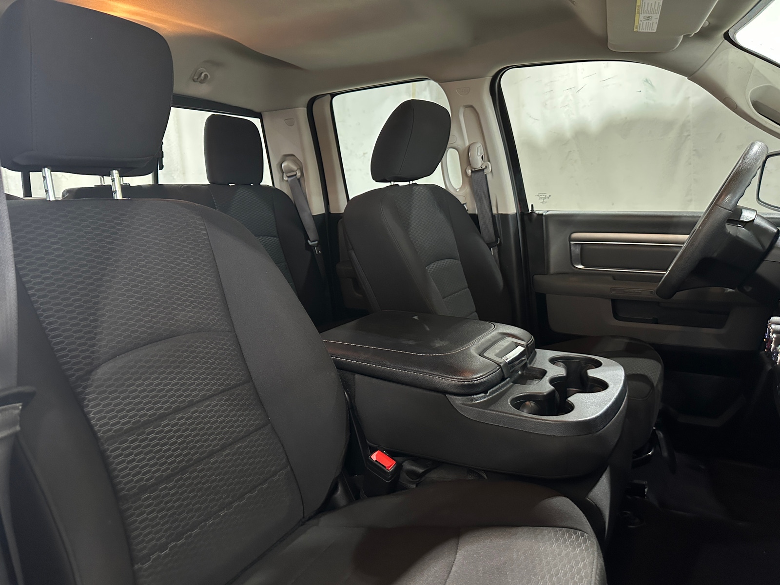 Thumbnail: 2020 RAM 1500 Classic - 2