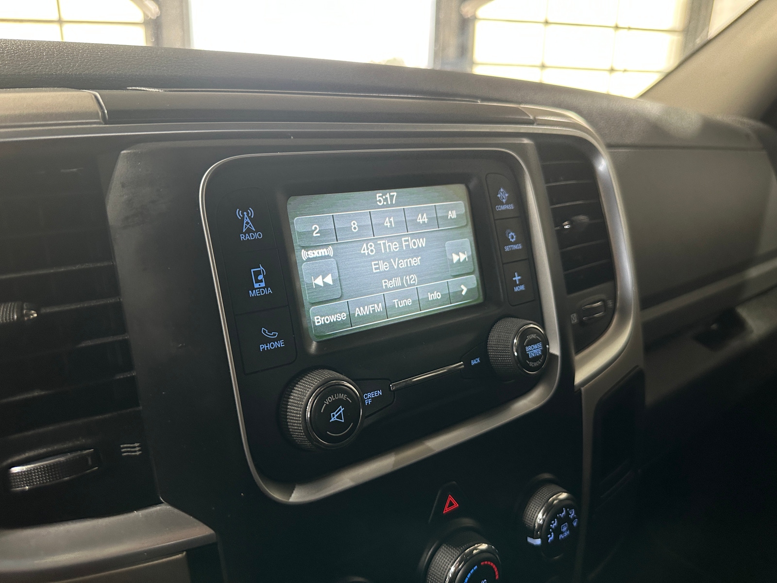 Thumbnail: 2020 RAM 1500 Classic - 4