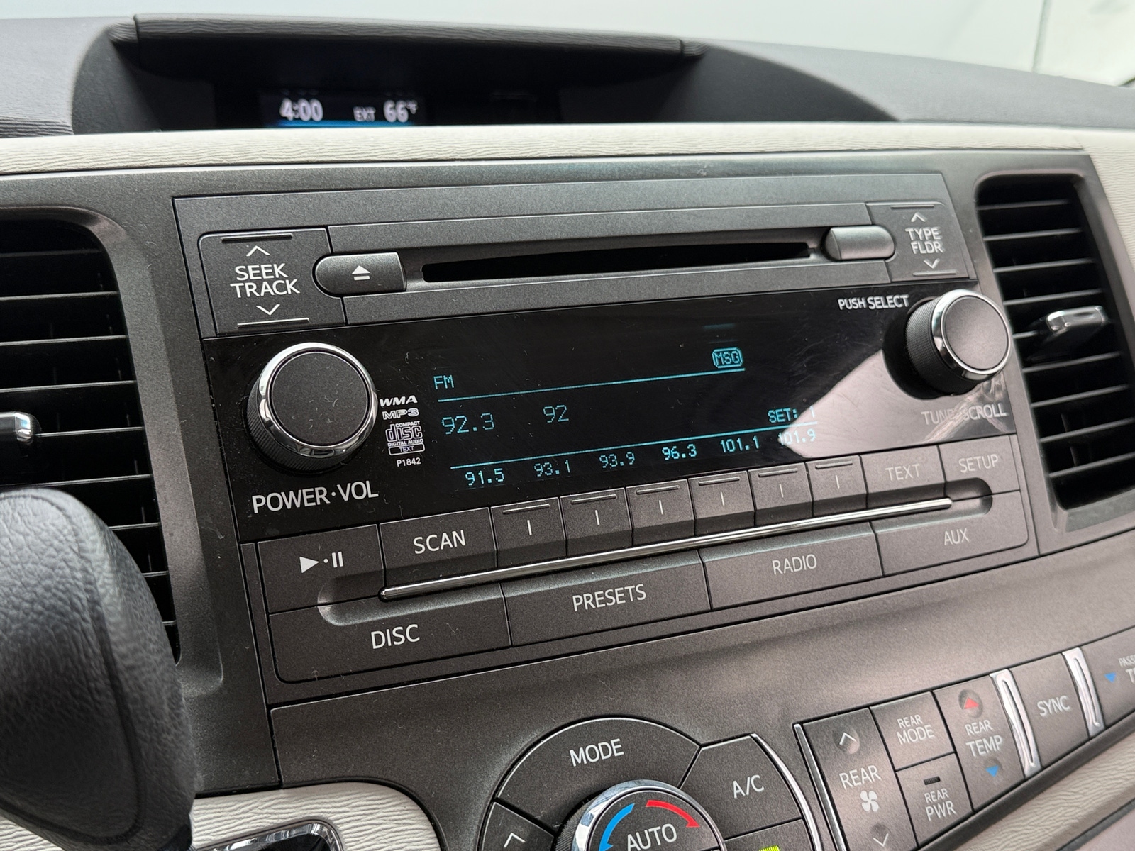 Thumbnail: 2013 Toyota Sienna - 4