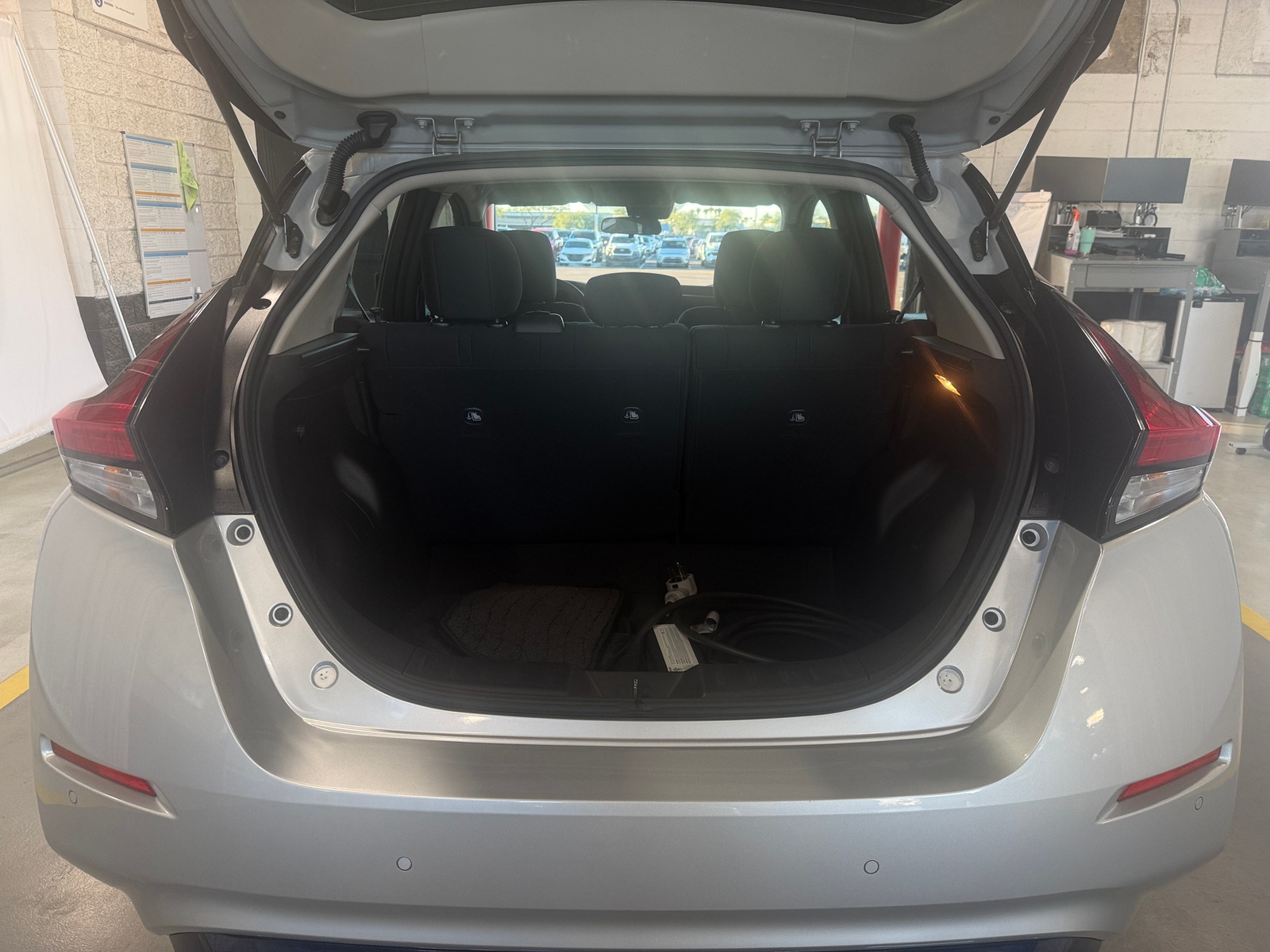 Thumbnail: 2022 Nissan Leaf - 7