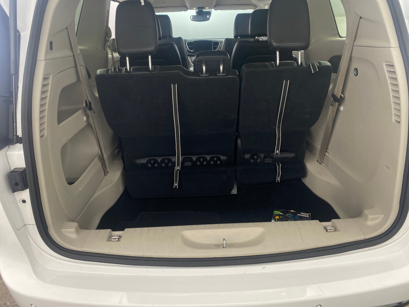 Thumbnail: 2024 Chrysler Pacifica - 6