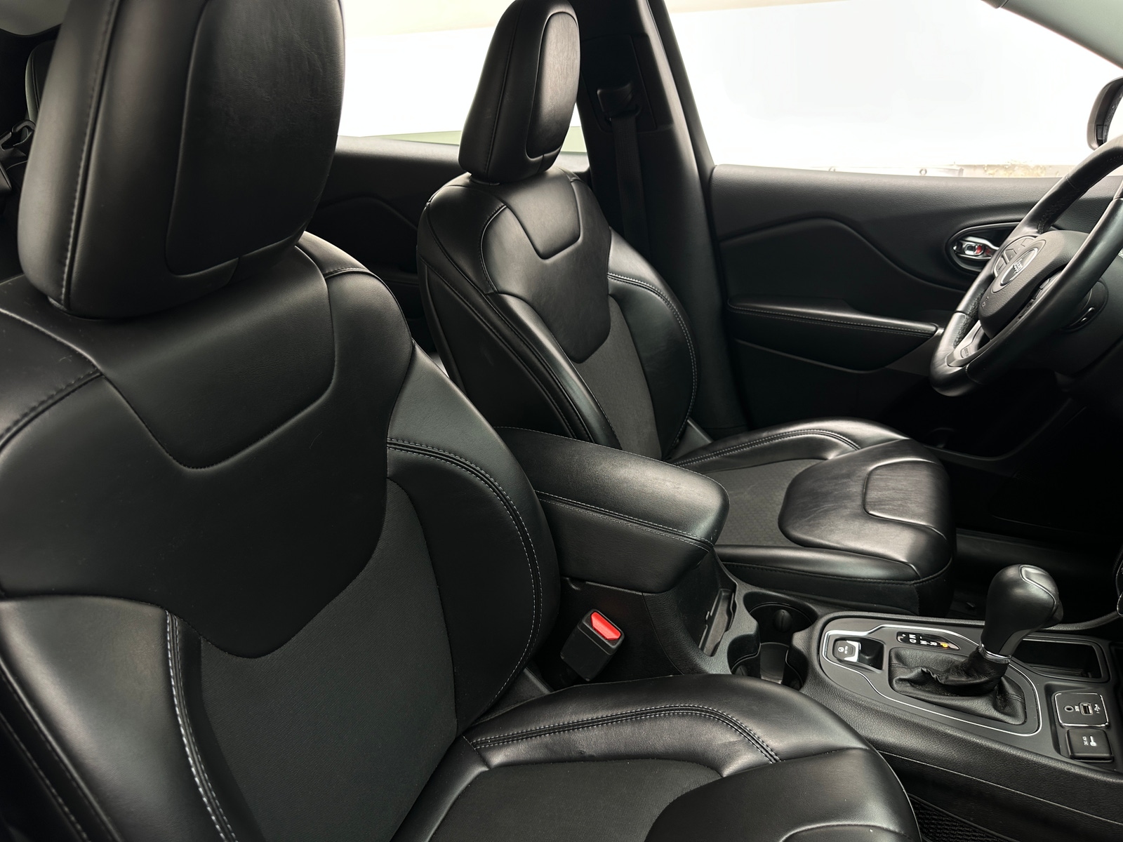 Thumbnail: 2019 Jeep Cherokee - 2