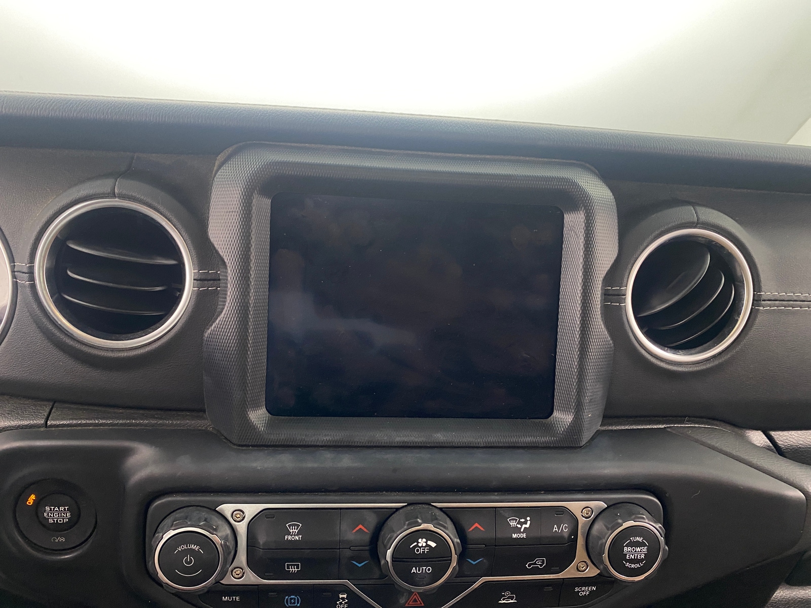 Thumbnail: 2022 Jeep Wrangler - 3